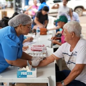 Ação de Saúde Renal na Praça Brasil Oferece Atendimentos e Orientações à Comunidade