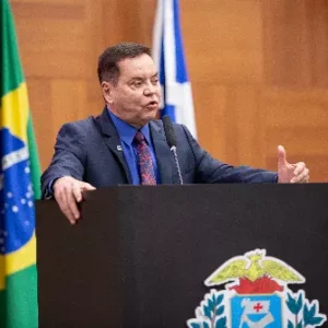 Botelho Prioriza Combate a Queimadas no Pantanal e Demanda Revisão de Multas Ambientais em MT