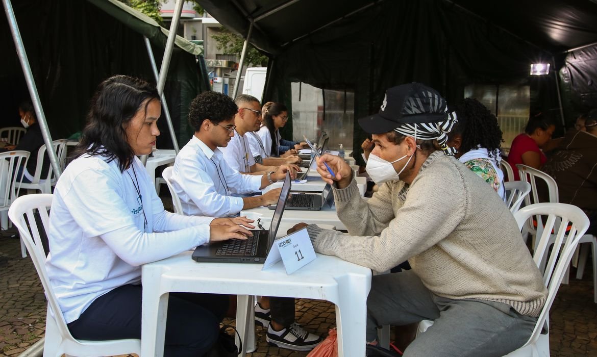 te assistencial. Os atendimentos vão ocorrer na Praça da Sé, das 10h às 16h, com