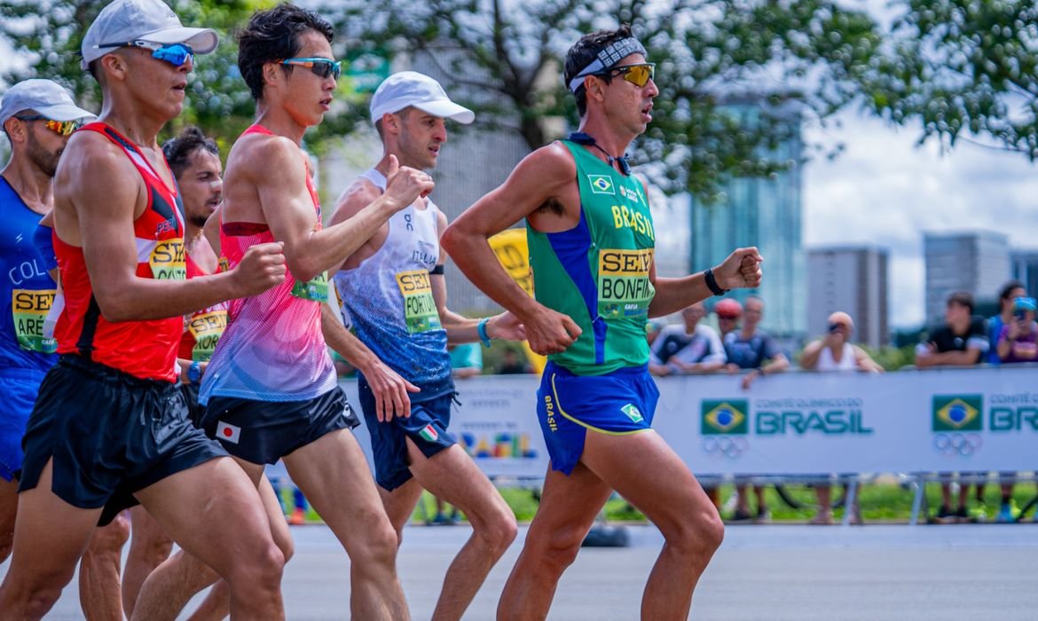 Brasil conquista dois bronzes com Caio Bonfim e equipe feminina no Mundial de Marcha