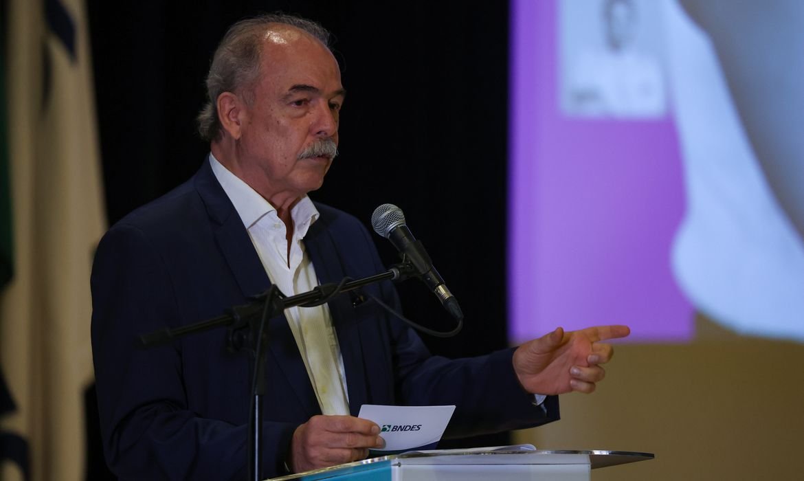 tância do aumento da segurança no setor bancário diante do crescimento de golpes