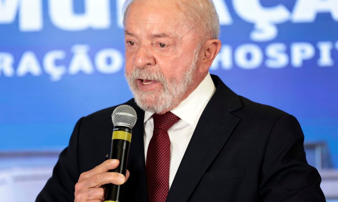 Lula critica ameaças de Trump e defende o papa Leão XIV em meio a tensões internacionais