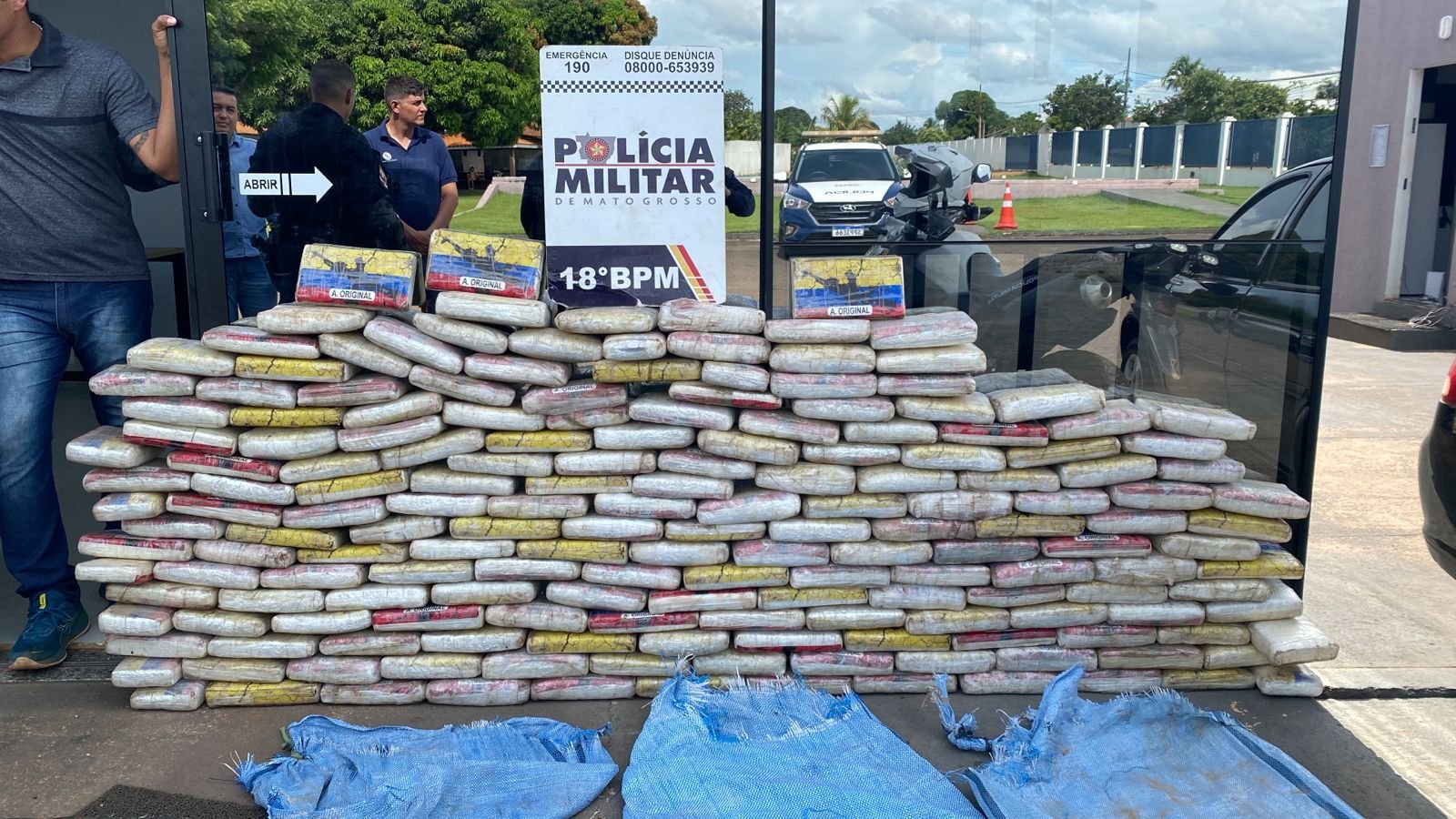 Polícia Militar apreende 229 quilos de maconha e skank em operação em Pontes e Lacerda