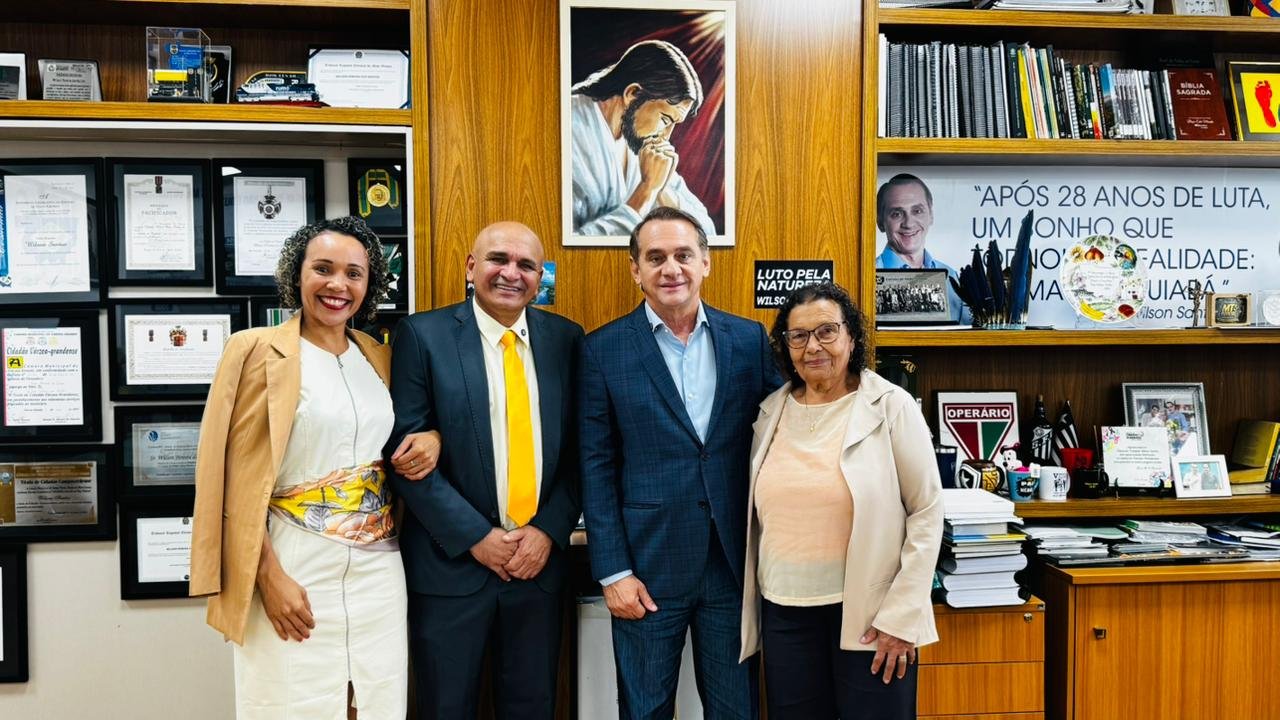 ALEXANDRE ALVES ALONSO O vice-prefeito de Barra do Garças, com dois mandatos consecutivos, Sivirino Souza dos Santos, co