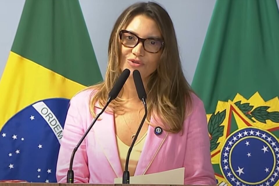 Choquei e Janja: polêmica sobre a ‘taxação das blusinhas’ ganha novos desdobramentos