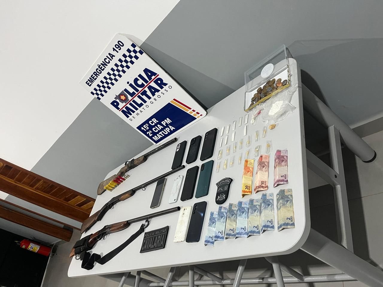 Operação da PM em Matupá resulta na prisão de três homens e apreensão de armas e drogas