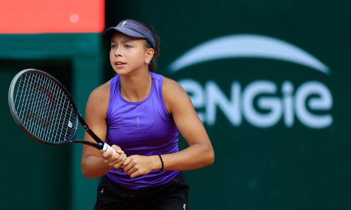 Eduarda Gomes conquista título no Roland Garros Júnior e garante vaga em Paris