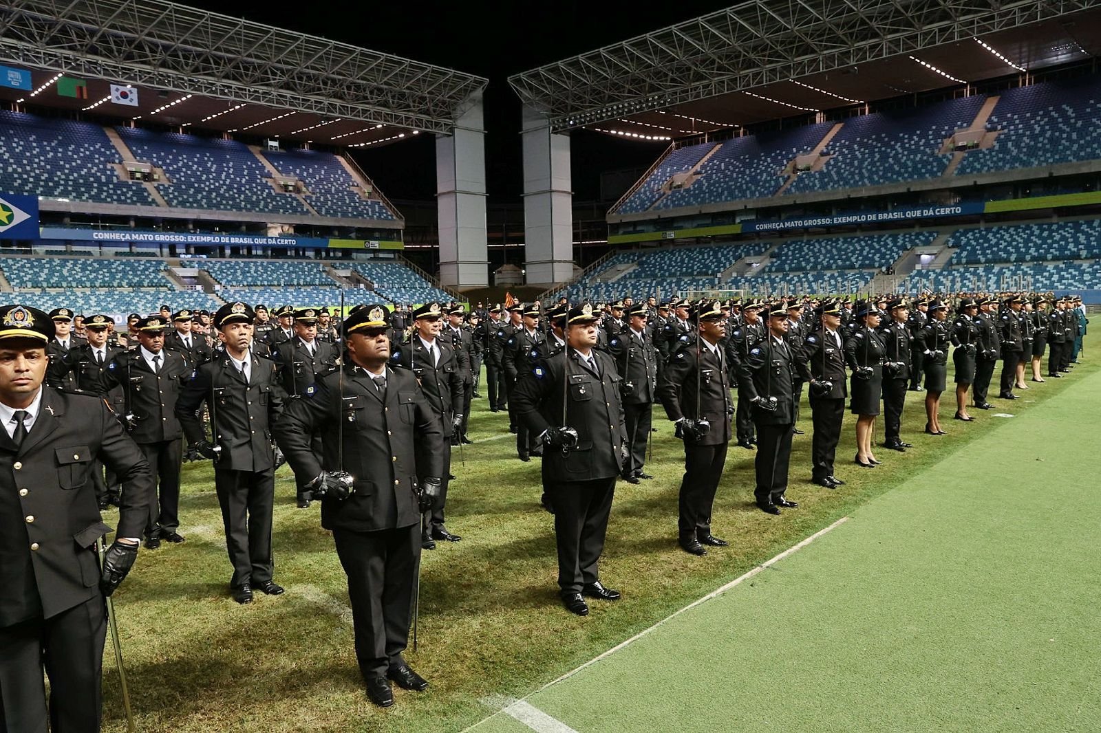 Mato Grosso celebra promoção de 1.015 policiais militares em homenagem a Tiradentes