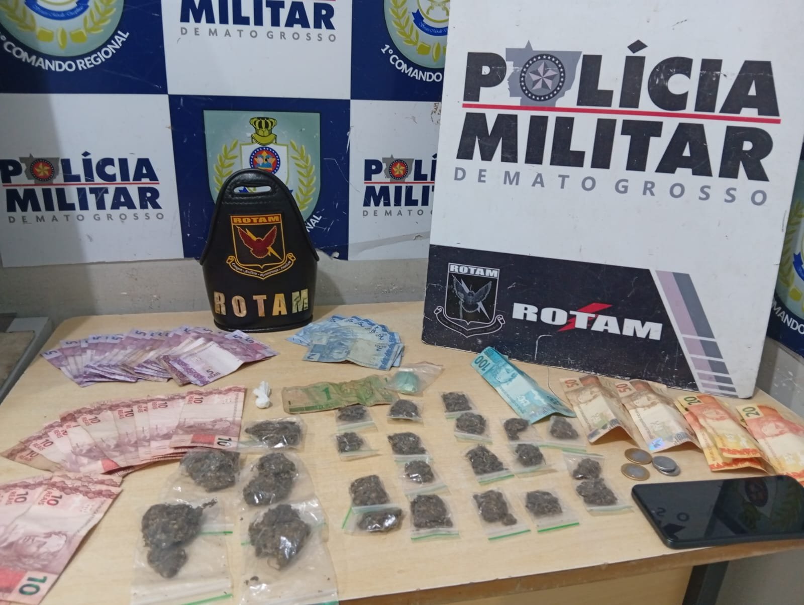 Polícia prende mãe e filha em operação de combate ao tráfico de drogas em Cuiabá