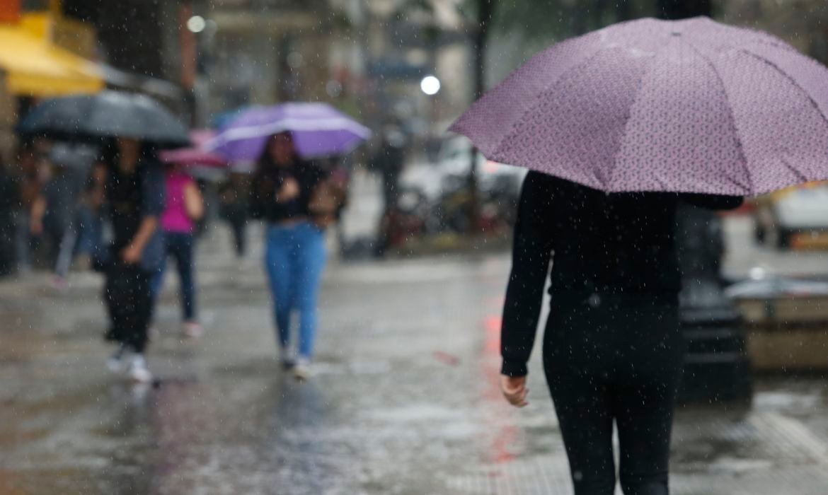 chuva forte no fim de semana. As mais atingidas foram Ibiúna e Piedade, onde hou