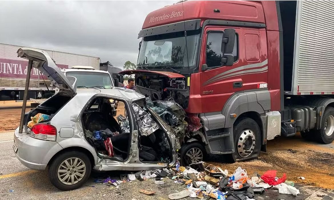 volta das 3h20, matou seis pessoas de uma mesma família na BR-251, na região de