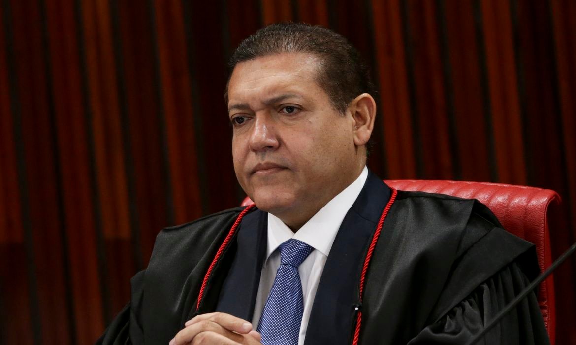 Nunes Marques toma posse como presidente do TSE em 12 de maio