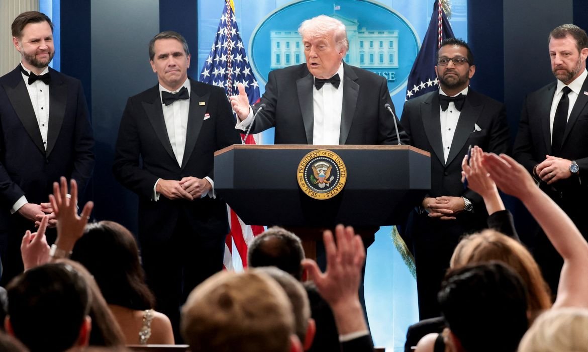 Disparos durante jantar de Trump com correspondentes em Washington geram pânico