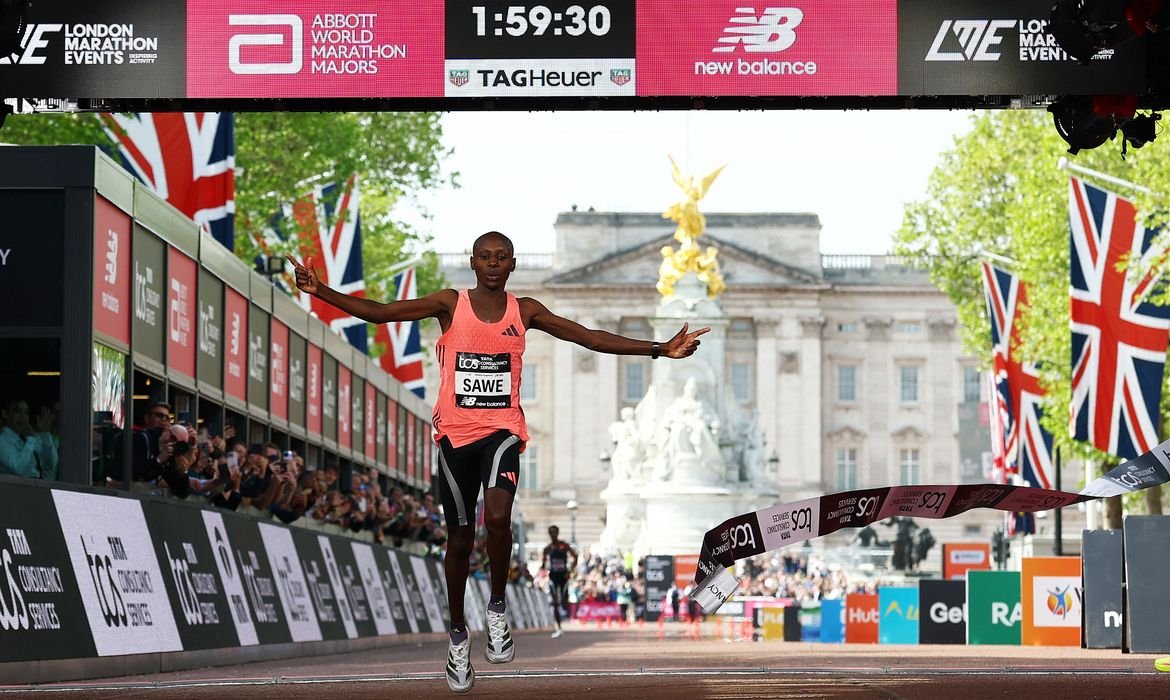 Sebastian Sawe faz história ao vencer maratona de Londres em menos de 2 horas