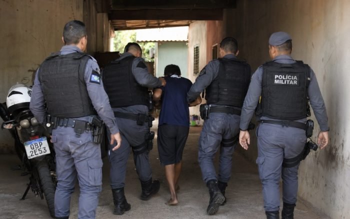 Criança sequestrada em MT é resgatada após ser forçada a cavar cova por criminosos