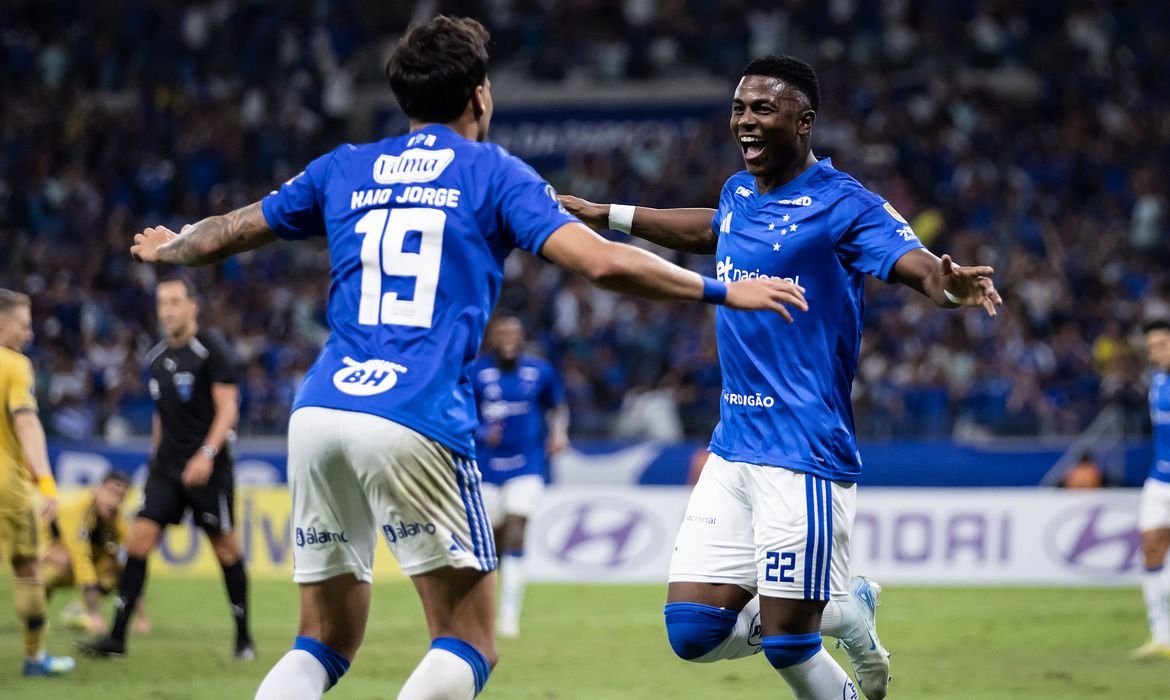 Cruzeiro exibe força e vence Boca Juniors na Libertadores com gol decisivo