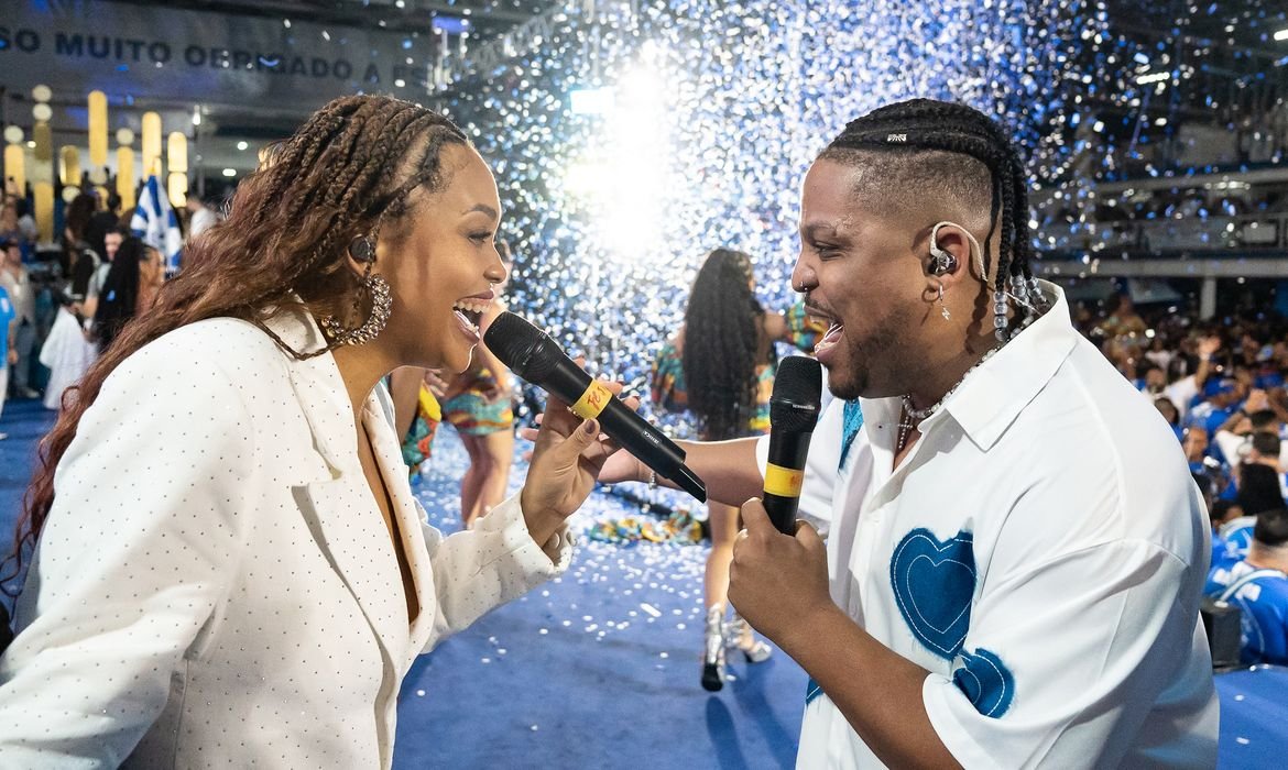Jéssica Martin é a primeira mulher a receber o Prêmio Dandara da Alerj pelo carnaval do Rio