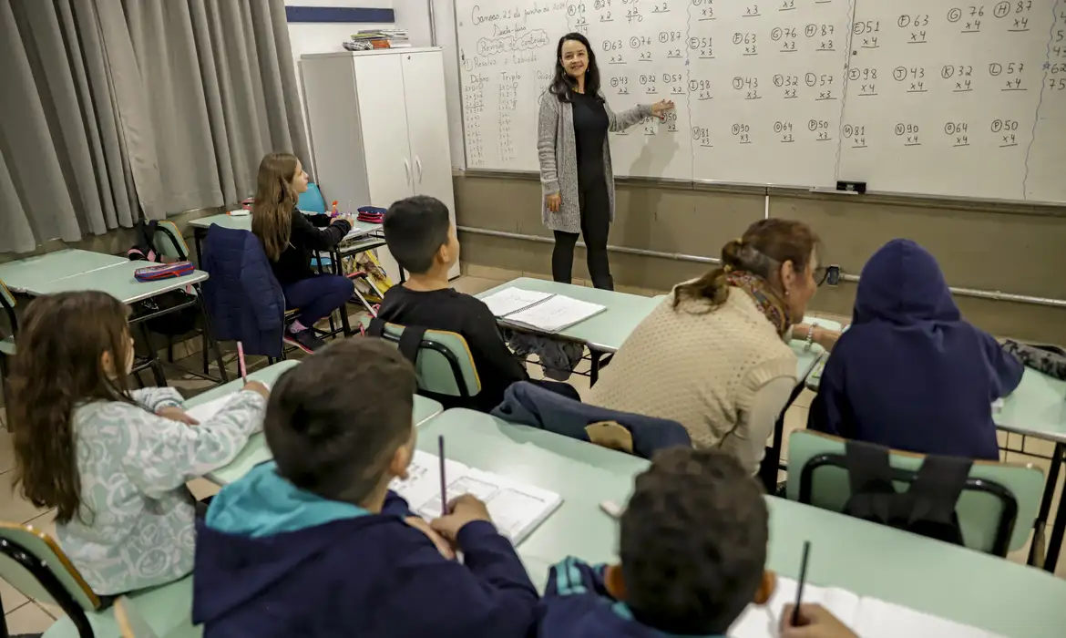 Inscrições para curso de formação de professores de matemática se encerram em 15 de maio