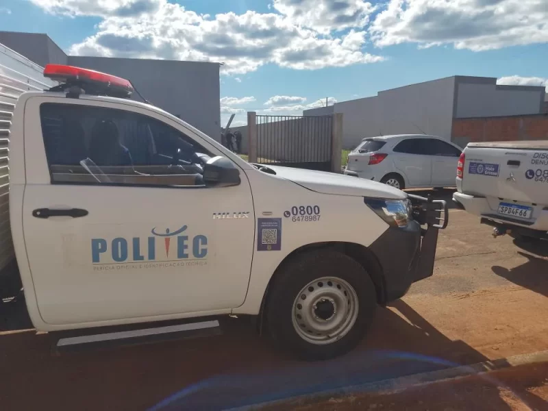Criminosos invadem residência em Nova Mutum, resultando em morte e feridos