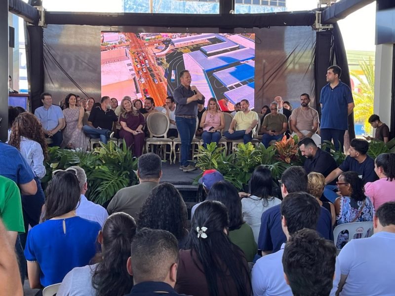 Prefeito de Rondonópolis apresenta novo laboratório e inaugura terminal rodoviário modernizado