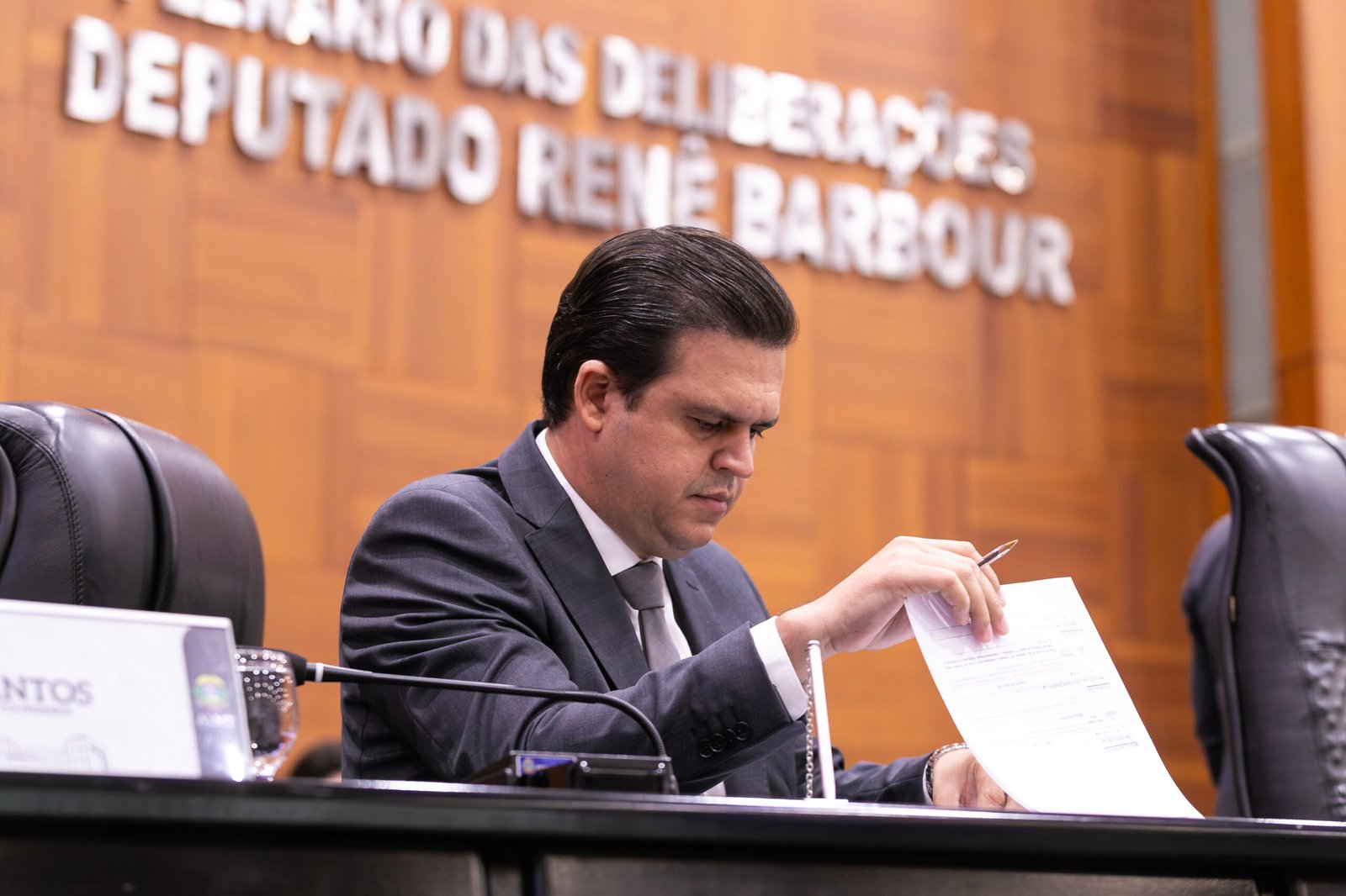 Deputado Thiago Silva pede ações urgentes contra a violência nas escolas DE Mato Grosso
