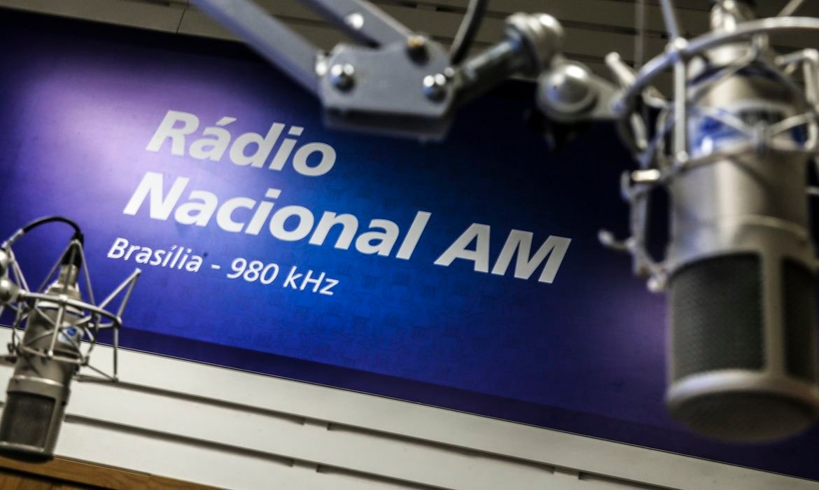 Rádio Nacional celebra 90 anos com série especial em videocas