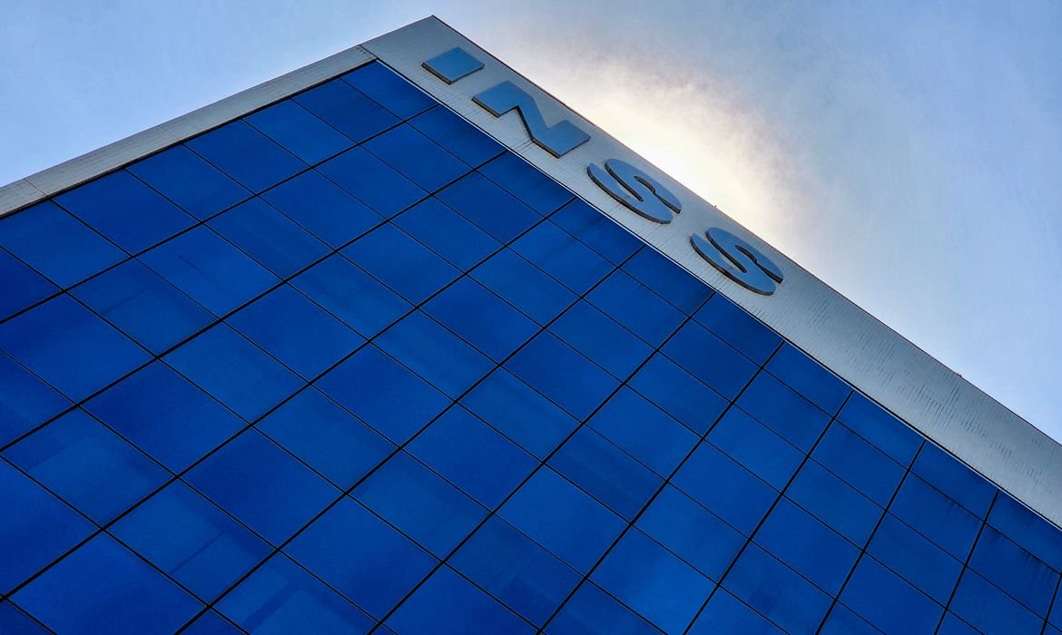 STF reafirma decisão sobre revisão da vida toda das aposentadorias do INSS