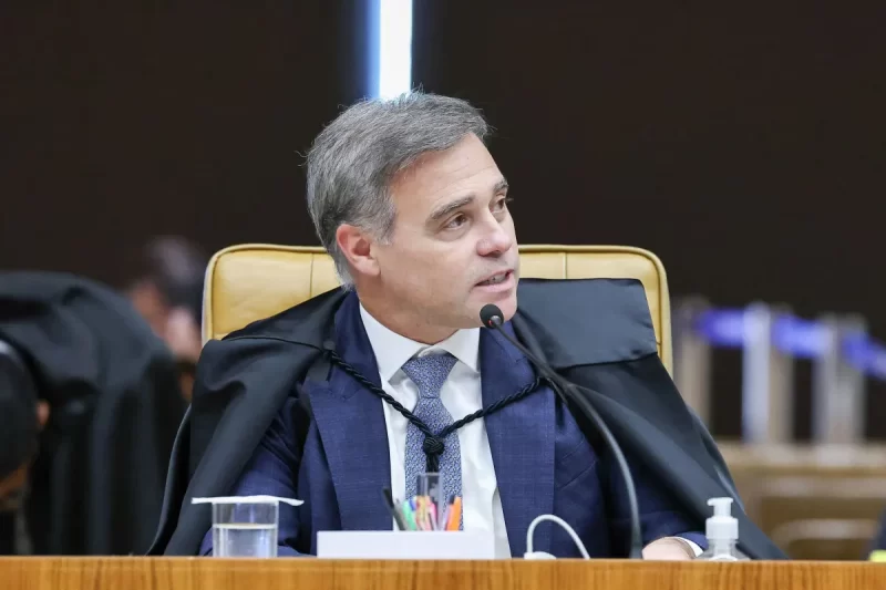 Ministro André Mendonça questiona troca de delegado em investigação que envolve Lulinha