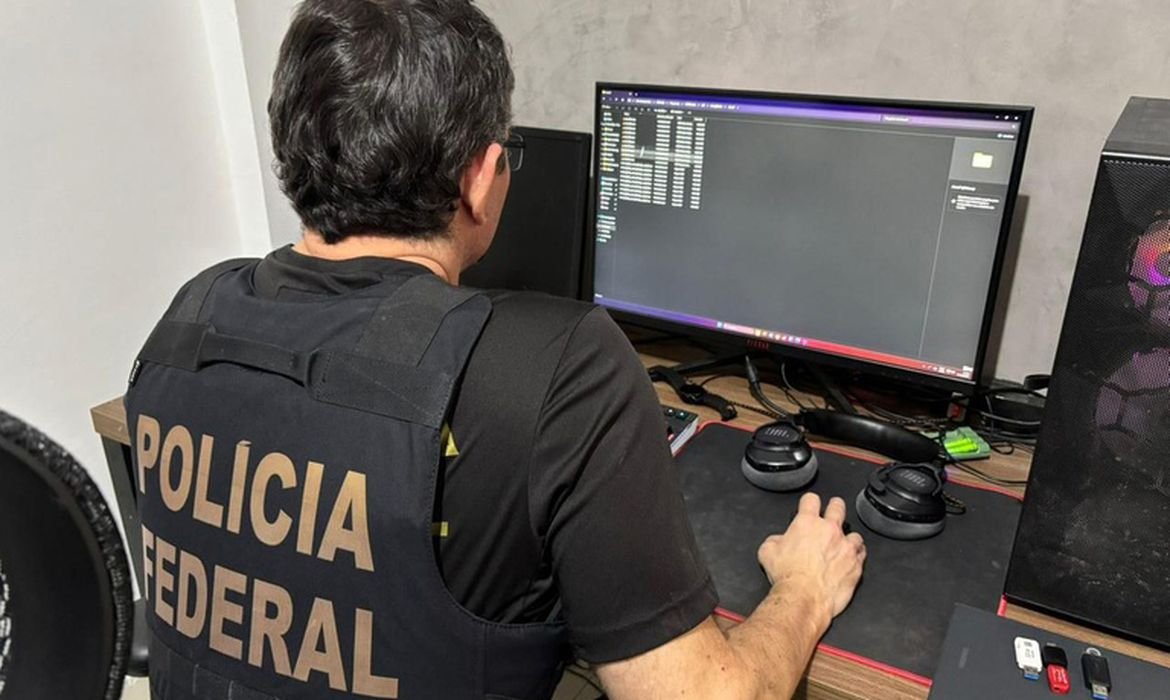 Polícia Federal investiga crime de racismo em canal de mensagens