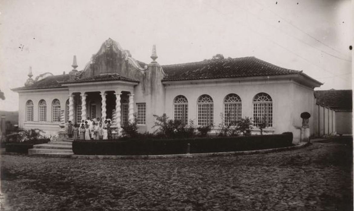 Universidades se desculpam por uso de cadáveres em aulas de saúde