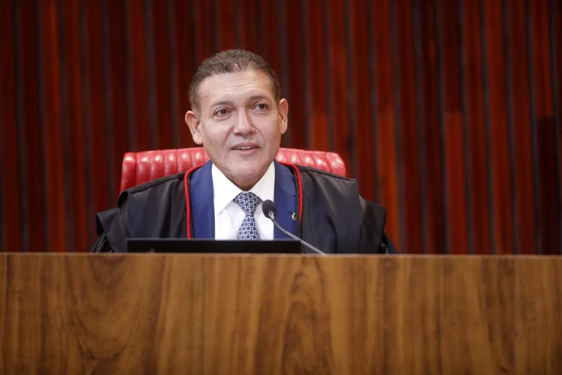 TSE analisará pedido de Flávio Bolsonaro para suspender pesquisa da Atlasintel