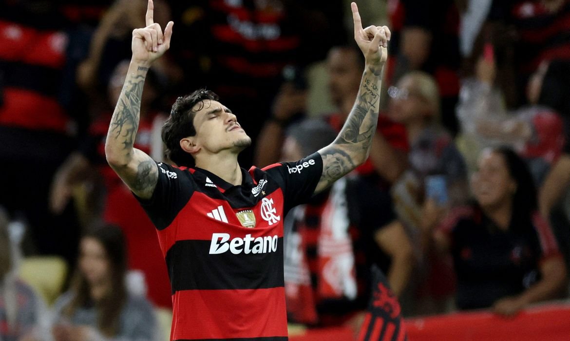 Flamengo avança para as oitavas de final da Libertadores com gol decisivo de Pedro
