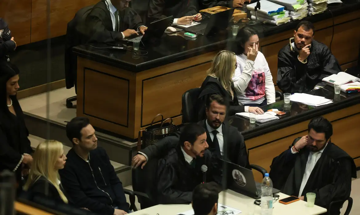 Caso Henry: celular da babá revela agressões e reviravoltas no julgamento
