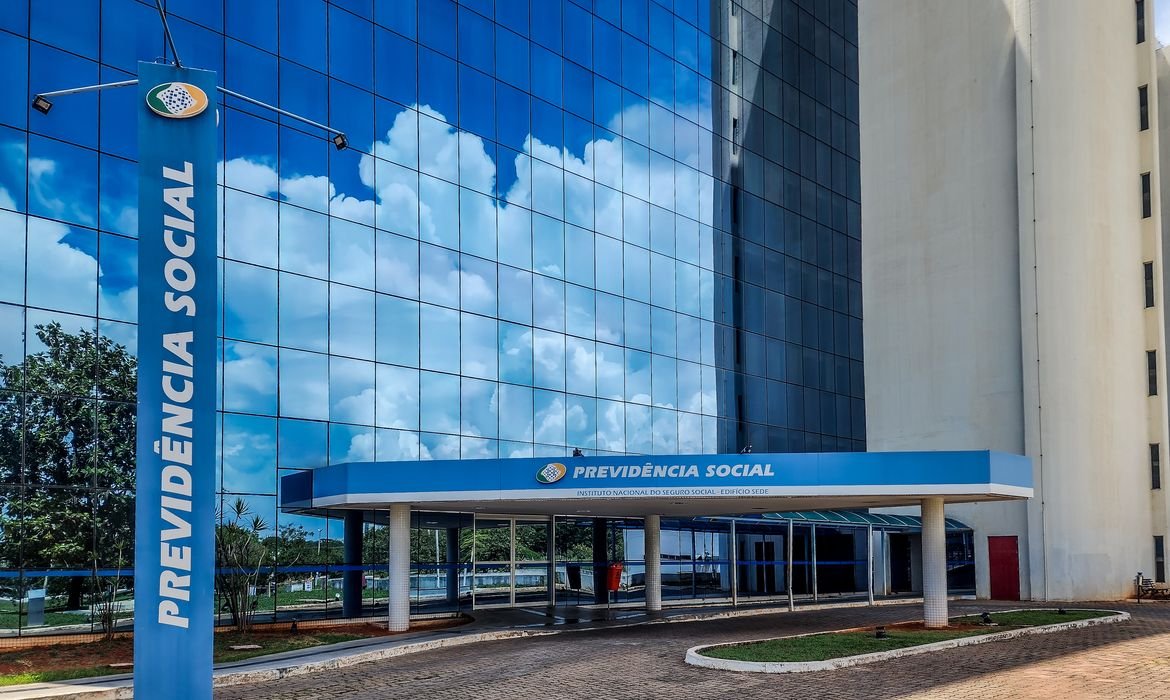 Vazamento de dados no INSS afeta 2,8 milhões de Cpfs e gera preocupações sobre segurança