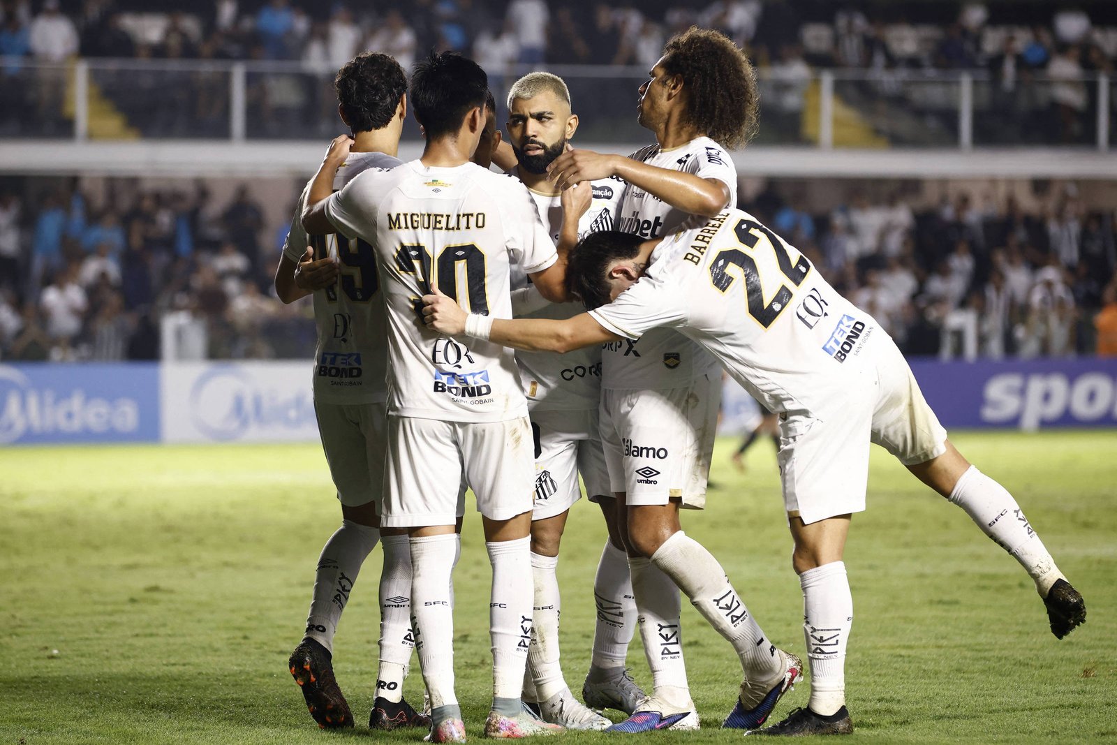 Santos vence Deportivo Cuenca e avança na Copa Sul-americana sem Neymar