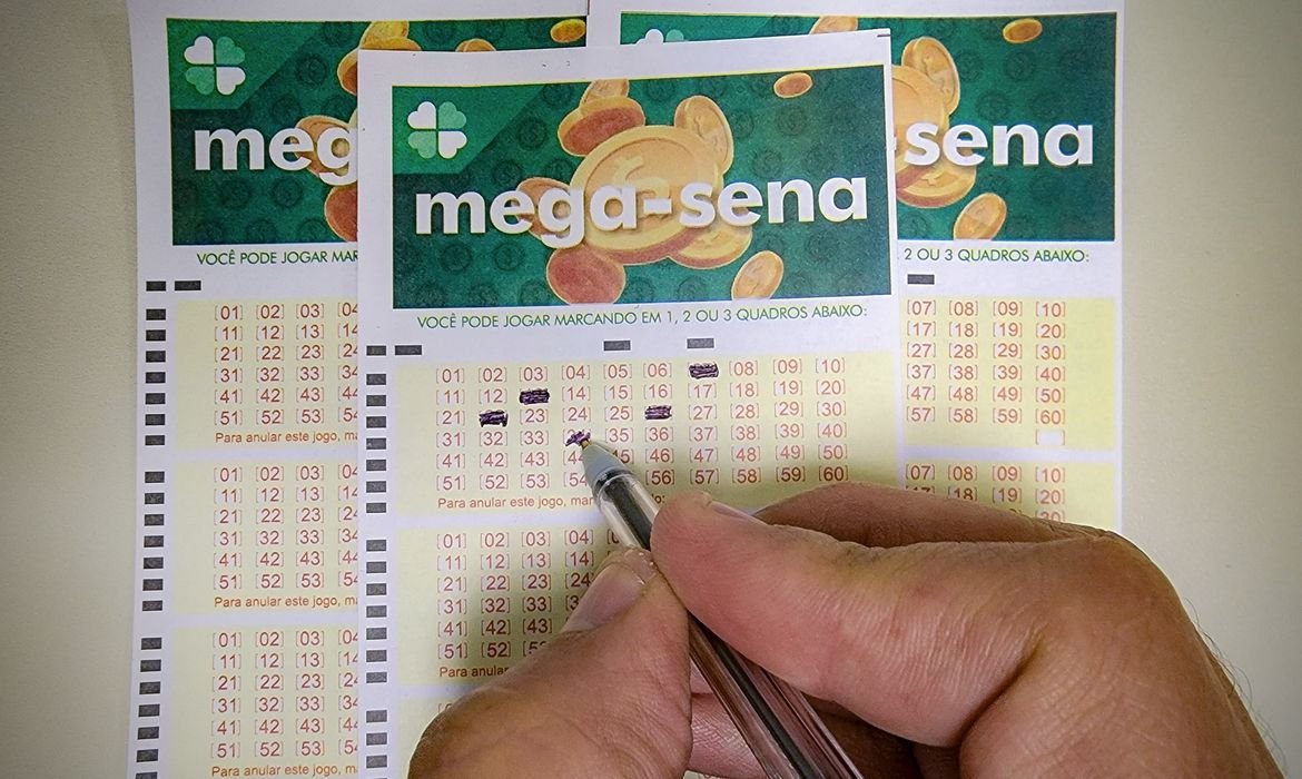 Prêmio da Mega-sena acumula e chega a R$ 6 milhões após sorteio sem ganhador