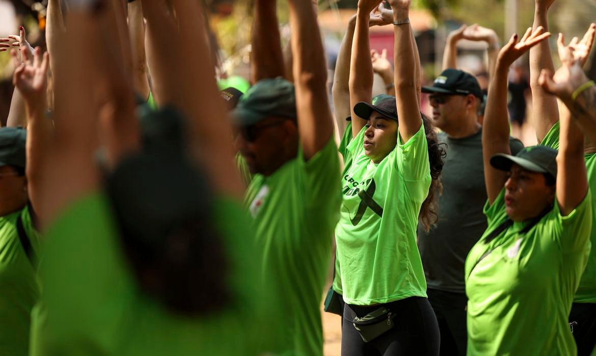 Lula comemora aumento do IDH e vislumbra futuro promissor com energia limpa