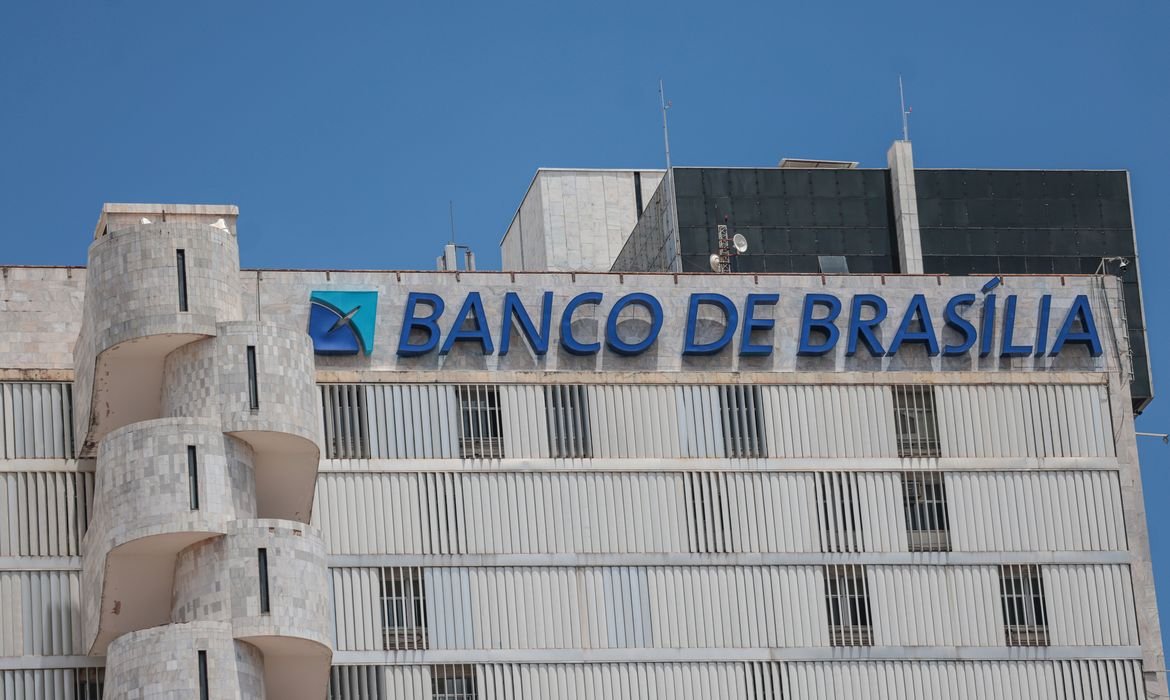 Banco de Brasília altera regras e aceita aportes parciais para aumento de capital