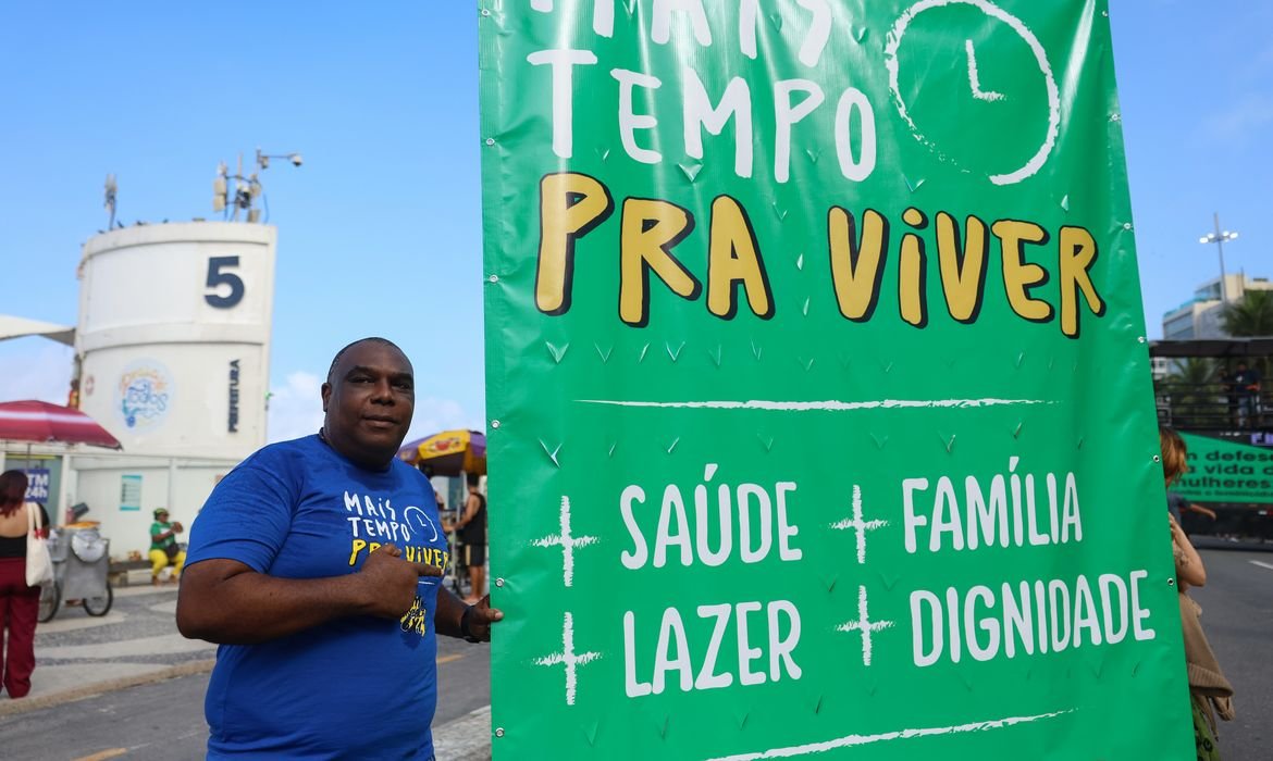 Câmara aprova PEC que extingue a escala 6x1 e garante mais tempo livre aos trabalhadores