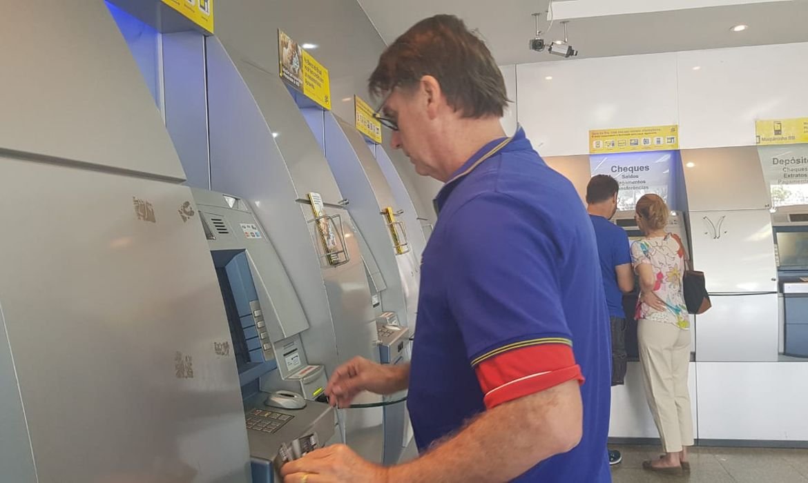 Receita Federal libera maior lote de restituição do Imposto de Renda da história