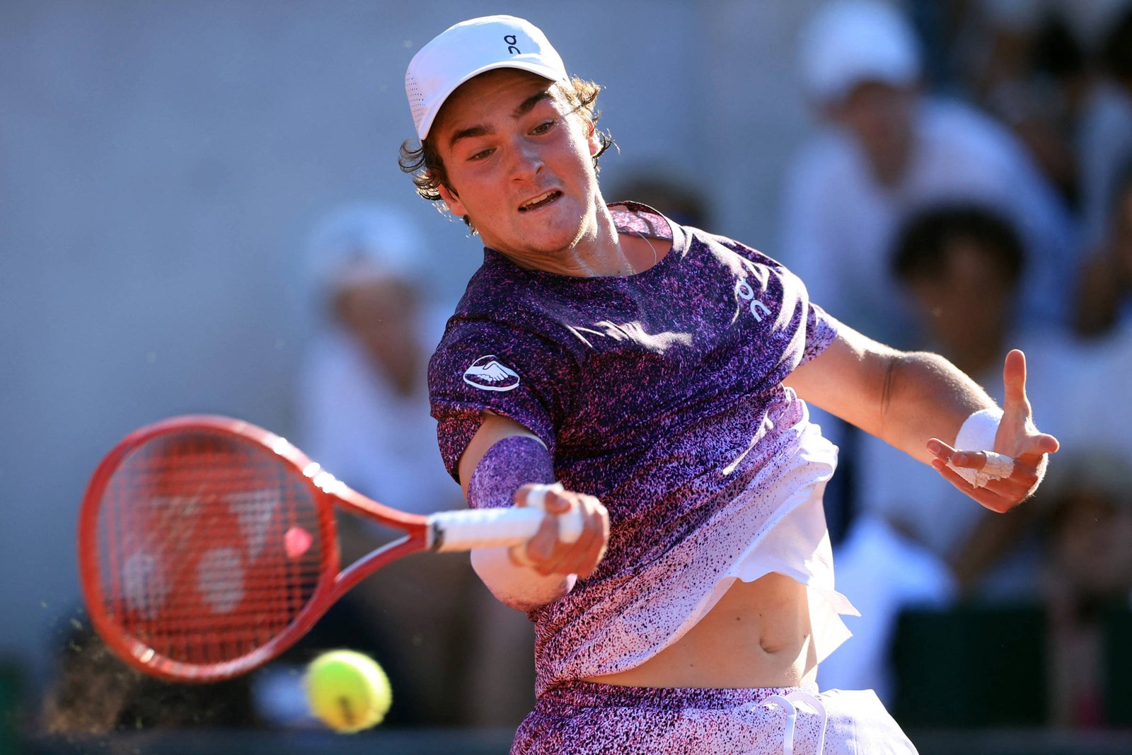 João Fonseca e Djokovic se enfrentam em duelo de gerações em Roland Garros