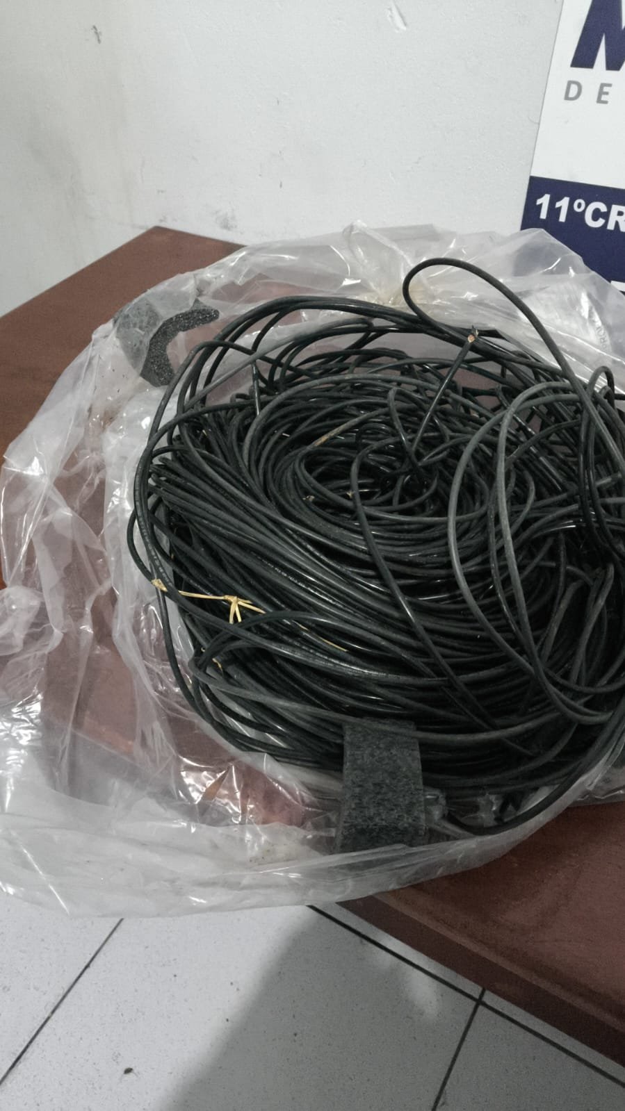 Jovem é detido por furto de fios da iluminação pública em Primavera do Leste