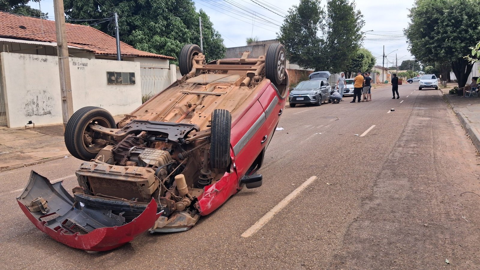 Motorista capota carro após mal súbito em Rondonópolis