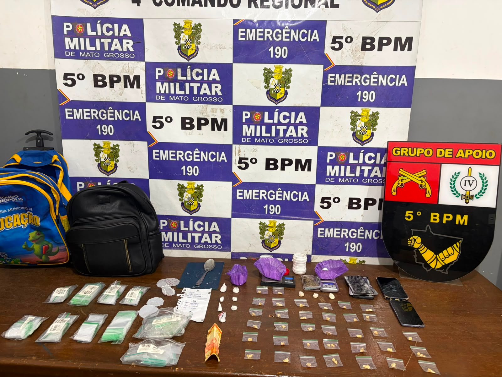 Mulher é detida por tráfico de drogas em Rondonópolis após denúncia no bairro Alfredo de Castro