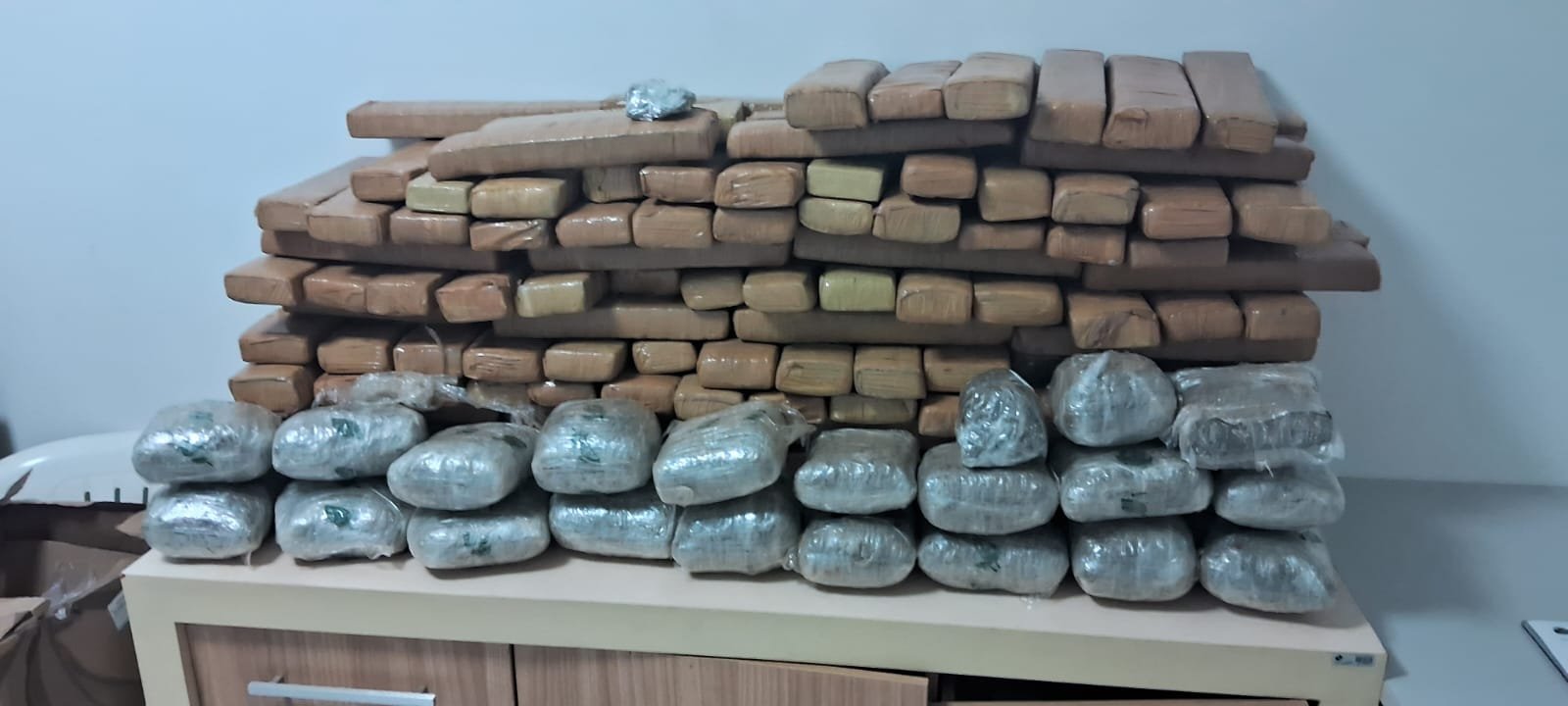 Polícia Rodoviária Federal apreende 161 quilos de drogas em Primavera do Leste