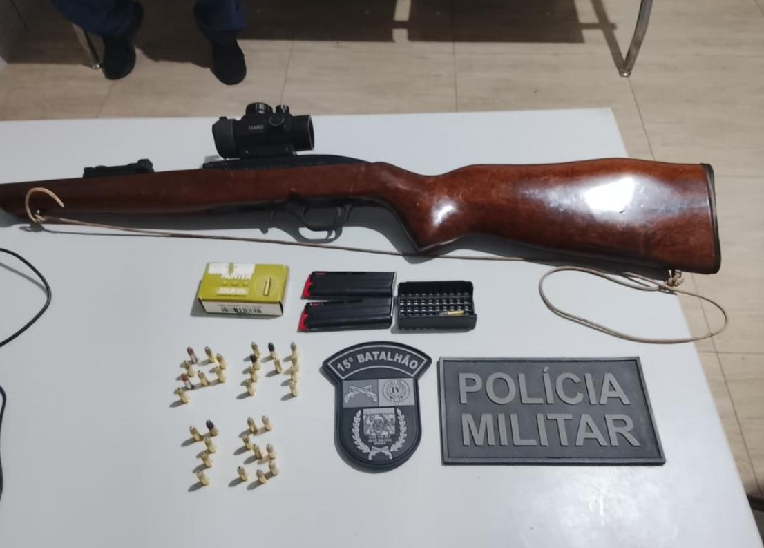 Homem é detido com espingarda e munições em operação da PM em Ponte Branca