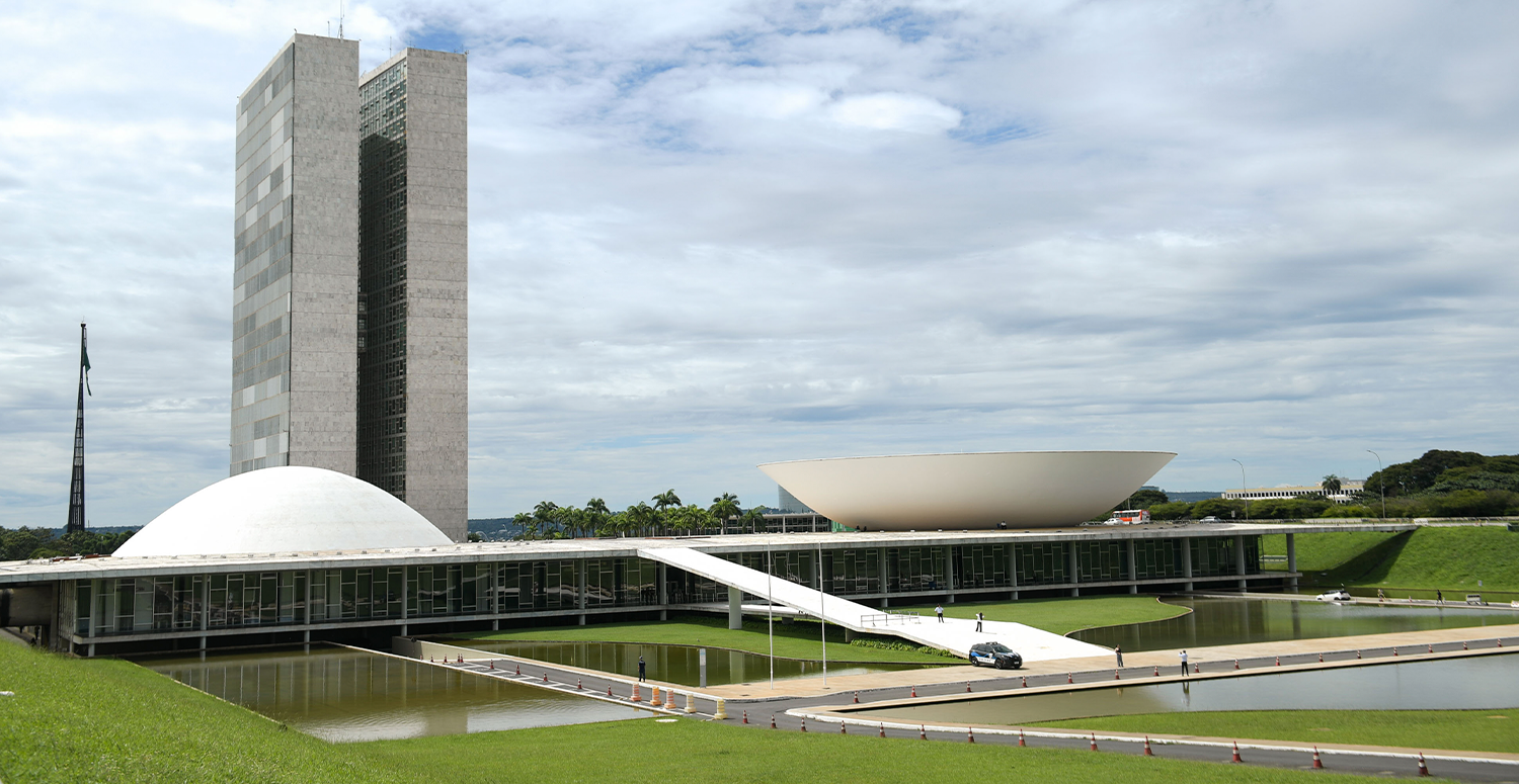 PEC do fim da escala 6x1 avança no Senado e pressiona empresas a se adaptarem