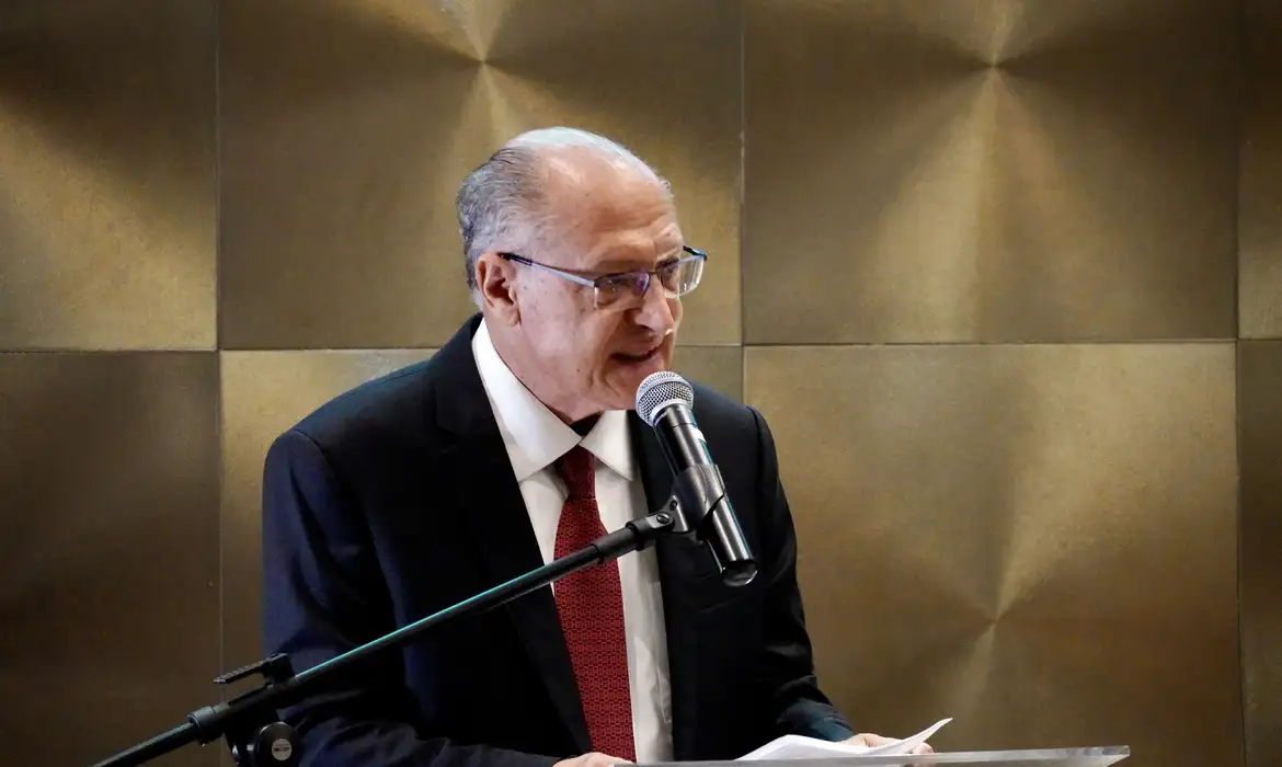 Alckmin defende o PIX como patrimônio nacional e rejeita tarifas dos EUA
