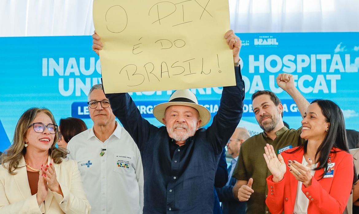 Lula defende o PIX e critica postura dos EUA em relação ao sistema brasileiro