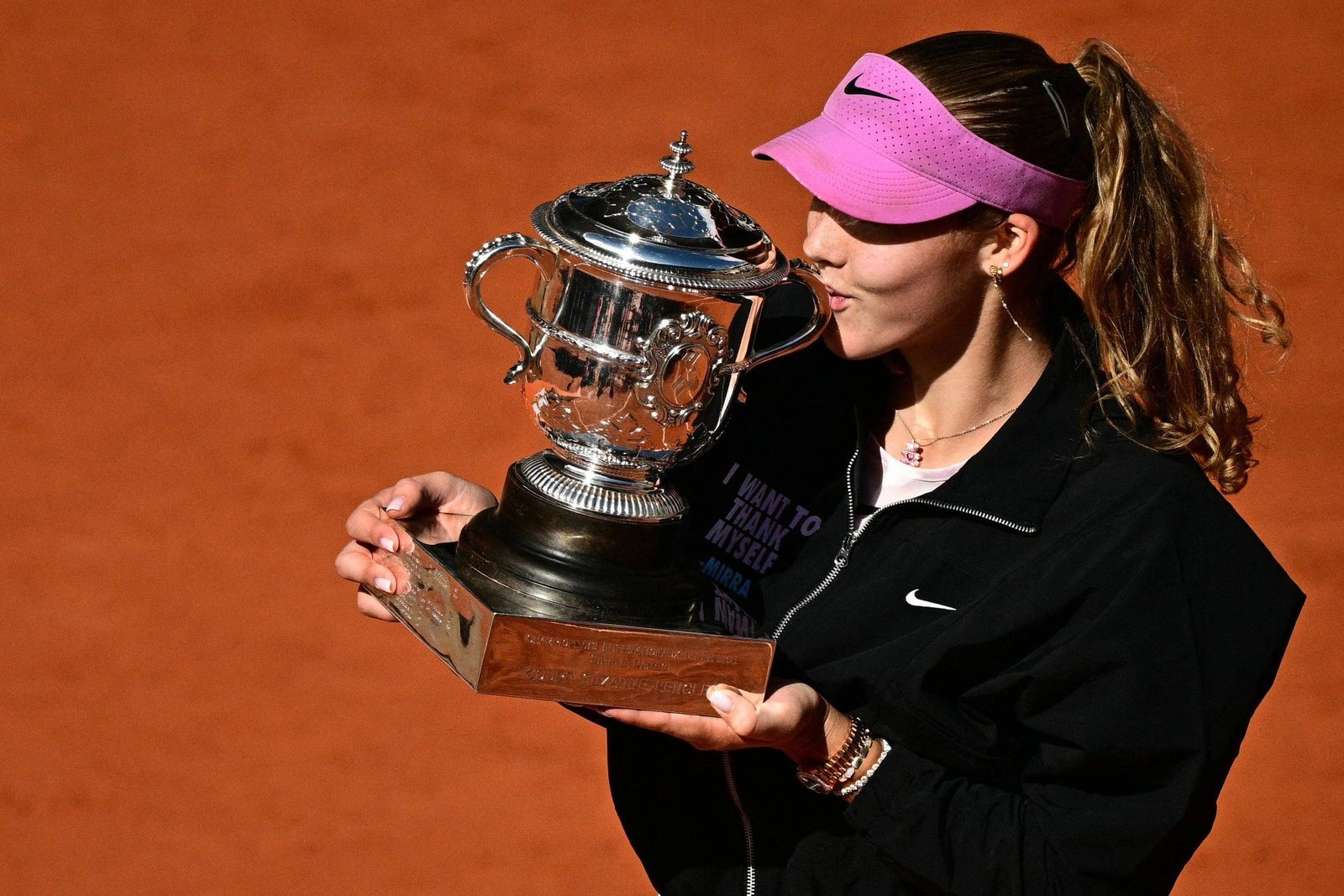 Mirra Andreeva atribui título de Roland Garros a apoio psicológico